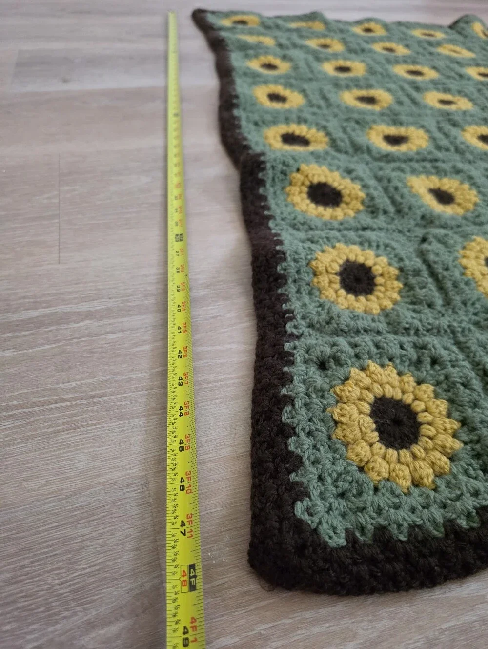 crocheted sunflower throw blanket/Lapghan Handmade Blanket